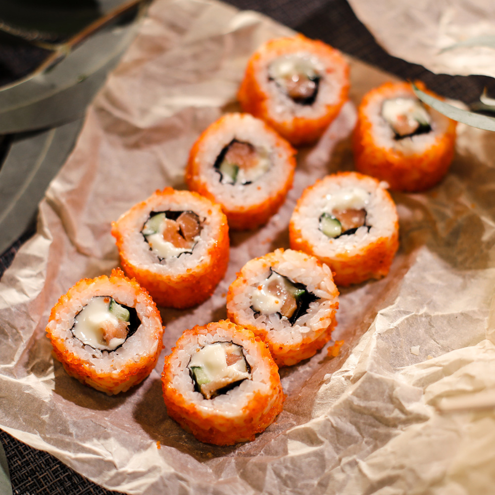 Ролл Калифорния с лососем